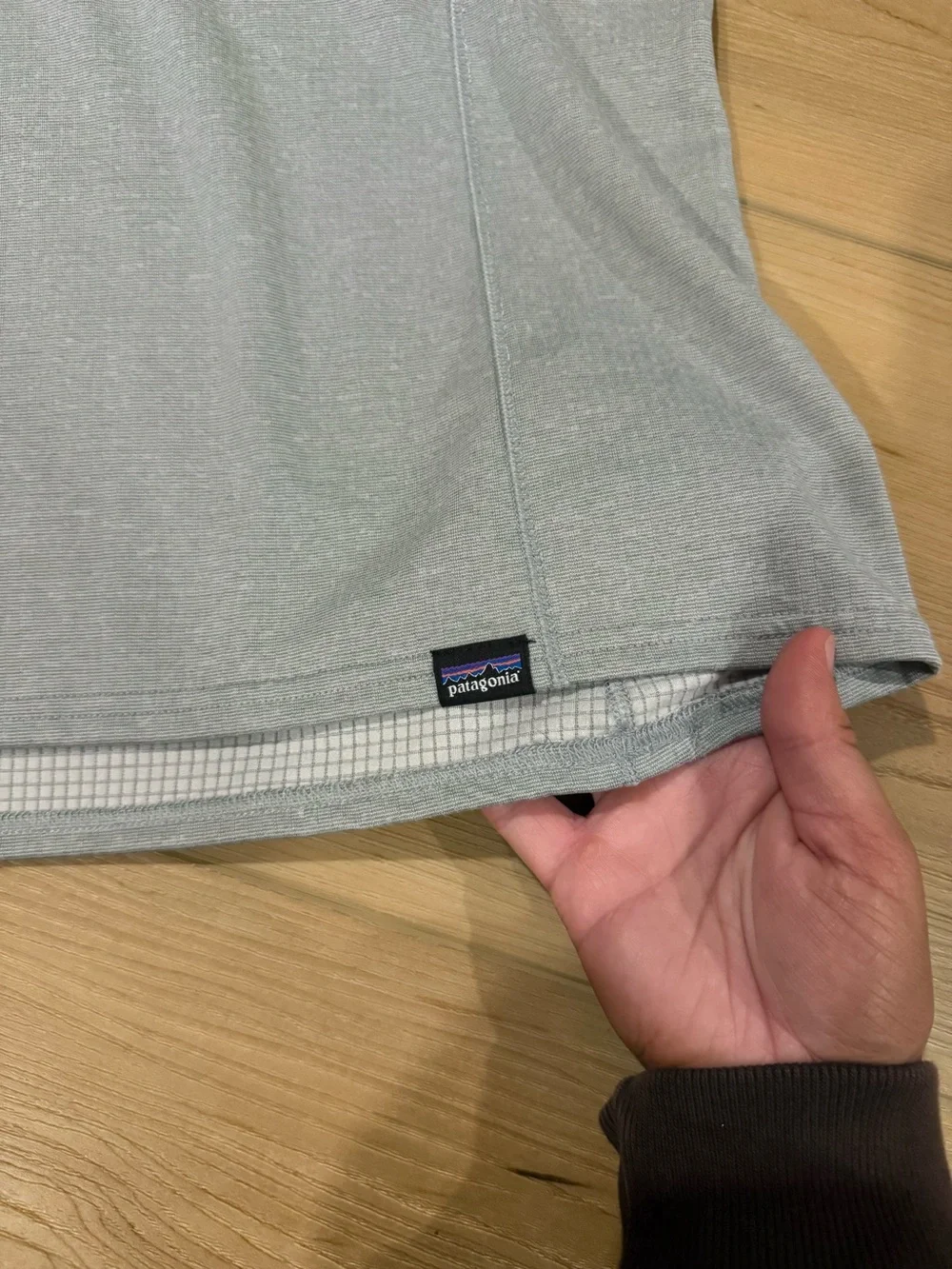 Patagonia‎ womens Capilene Midweight Crew base layer size medium light grey